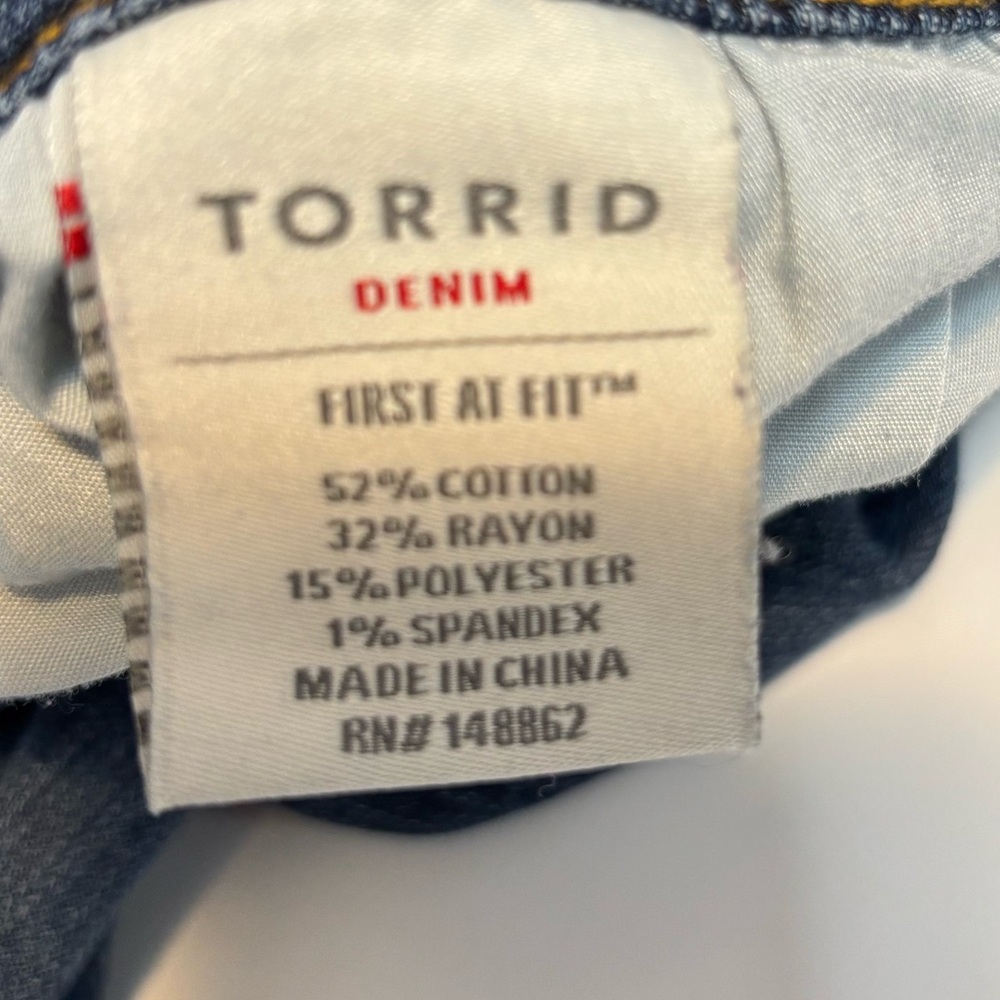 Torrid Super Denim Jegging Crop Button Fly Blue Jeans Women’s Size 24 - Picture 7 of 7